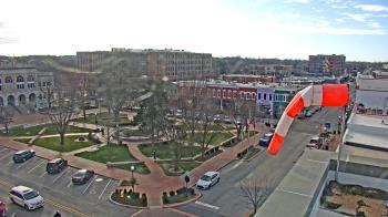 Weather camera view of Walton�s 5 & 10.