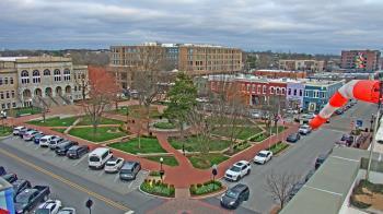 Weather camera view of Walton�s 5 & 10.