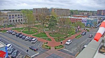 Weather camera view of Walton�s 5 & 10.