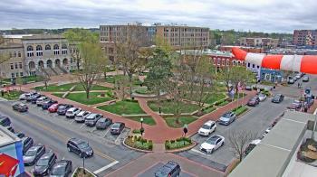 Weather camera view of Walton�s 5 & 10.