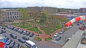 Weather camera view of Walton�s 5 & 10.