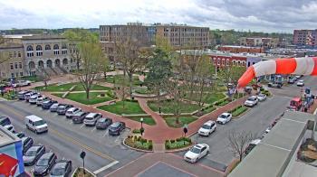 Weather camera view of Walton�s 5 & 10.