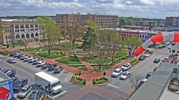 Weather camera view of Walton�s 5 & 10.