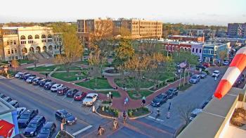 Weather camera view of Walton�s 5 & 10.