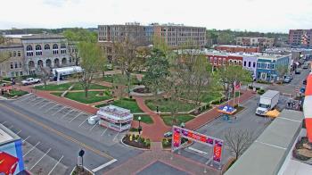 Weather camera view of Walton�s 5 & 10.