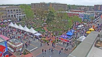 Weather camera view of Walton�s 5 & 10.