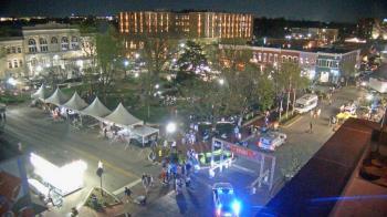 Weather camera view of Walton�s 5 & 10.