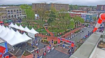 Weather camera view of Walton�s 5 & 10.