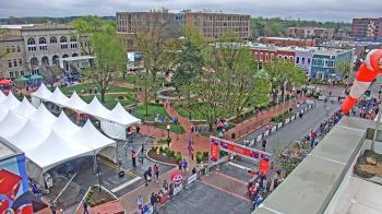 Weather camera view of Walton�s 5 & 10.