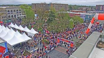 Weather camera view of Walton�s 5 & 10.