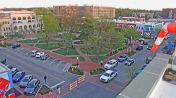 Weather camera view of Walton�s 5 & 10.