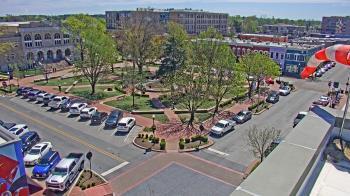 Weather camera view of Walton�s 5 & 10.