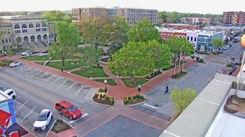 Weather camera view of Walton�s 5 & 10.