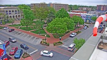 Weather camera view of Walton�s 5 & 10.