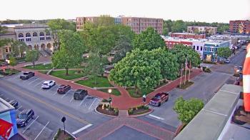 Weather camera view of Walton�s 5 & 10.