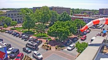 Weather camera view of Walton�s 5 & 10.