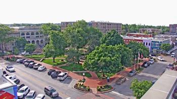 Weather camera view of Walton�s 5 & 10.