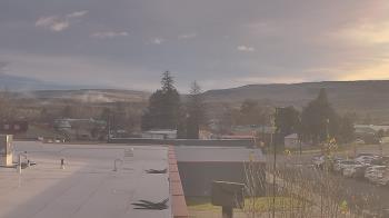 Weather camera view of Bridgeport High School.