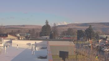 Weather camera view of Bridgeport High School.