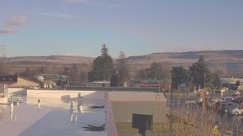 Weather camera view of Bridgeport High School.