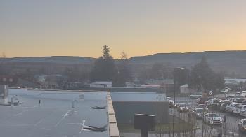 Weather camera view of Bridgeport High School.