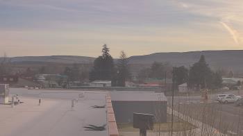 Weather camera view of Bridgeport High School.