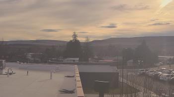 Weather camera view of Bridgeport High School.