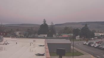 Weather camera view of Bridgeport High School.
