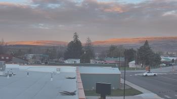 Weather camera view of Bridgeport High School.