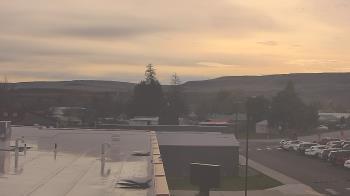 Weather camera view of Bridgeport High School.