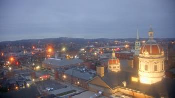 Weather camera view of The Yorktowne Hotel.