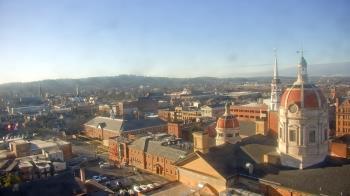 Weather camera view of The Yorktowne Hotel.