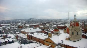 Weather camera view of The Yorktowne Hotel.