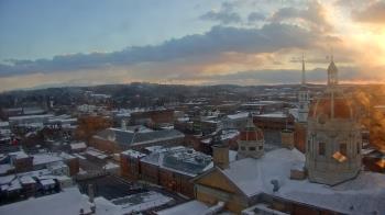 Weather camera view of The Yorktowne Hotel.