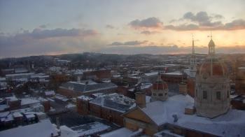 Weather camera view of The Yorktowne Hotel.