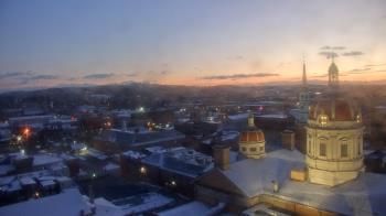 Weather camera view of The Yorktowne Hotel.