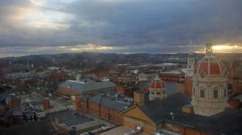 Weather camera view of The Yorktowne Hotel.