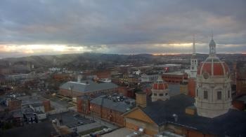 Weather camera view of The Yorktowne Hotel.