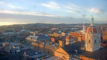 Weather camera view of The Yorktowne Hotel.