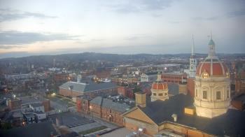 Weather camera view of The Yorktowne Hotel.