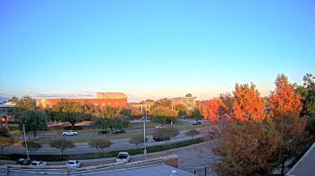 Weather camera view of Chalmette HS.