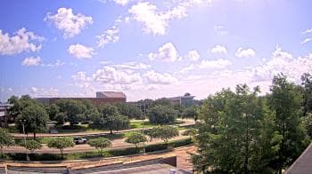 Weather camera view of Chalmette HS.