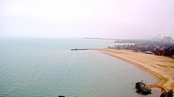 Weather camera view of Edgewater Beach.