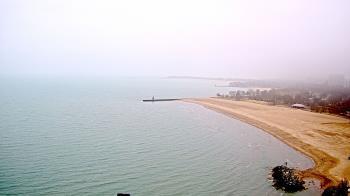 Weather camera view of Edgewater Beach.