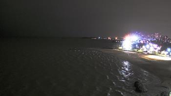 Weather camera view of Edgewater Beach.