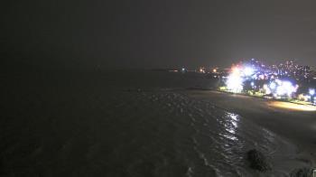 Weather camera view of Edgewater Beach.
