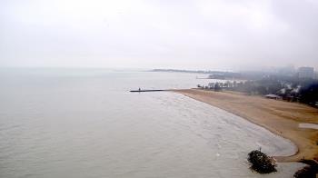 Weather camera view of Edgewater Beach.