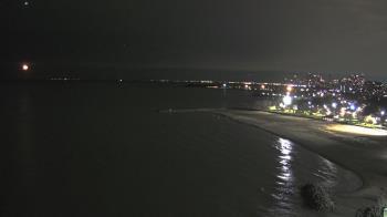 Weather camera view of Edgewater Beach.