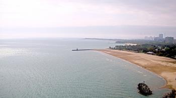 Weather camera view of Edgewater Beach.