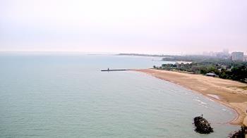 Weather camera view of Edgewater Beach.